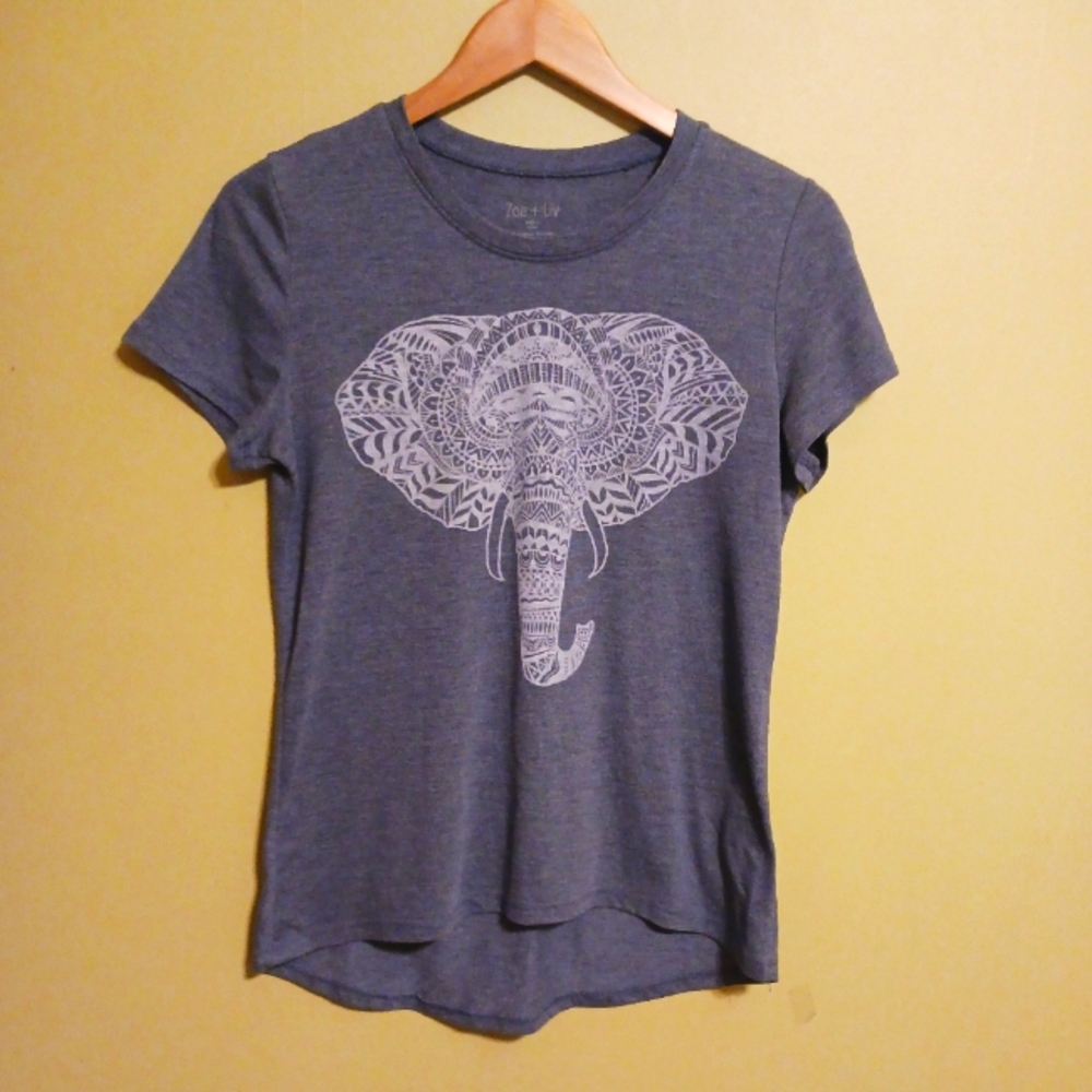 Zoe + Liv Women's Size Large Blue  Mandala Elephant Short Sleeve Shirttail Top